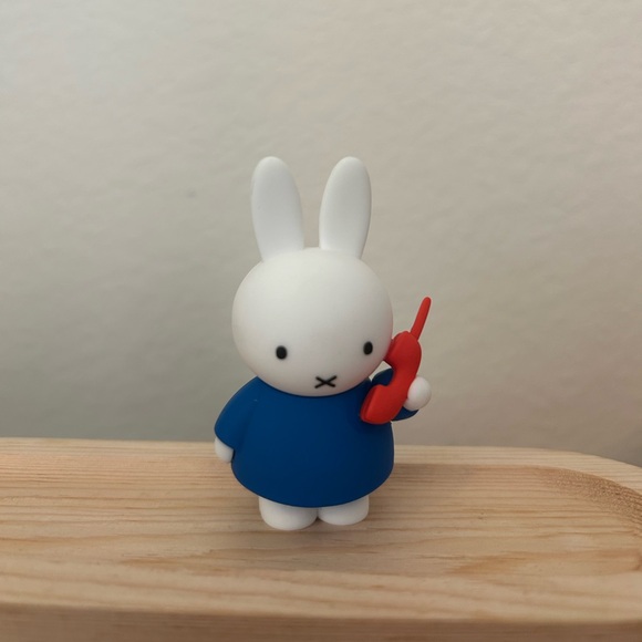 miffy Other - Miffy with phone